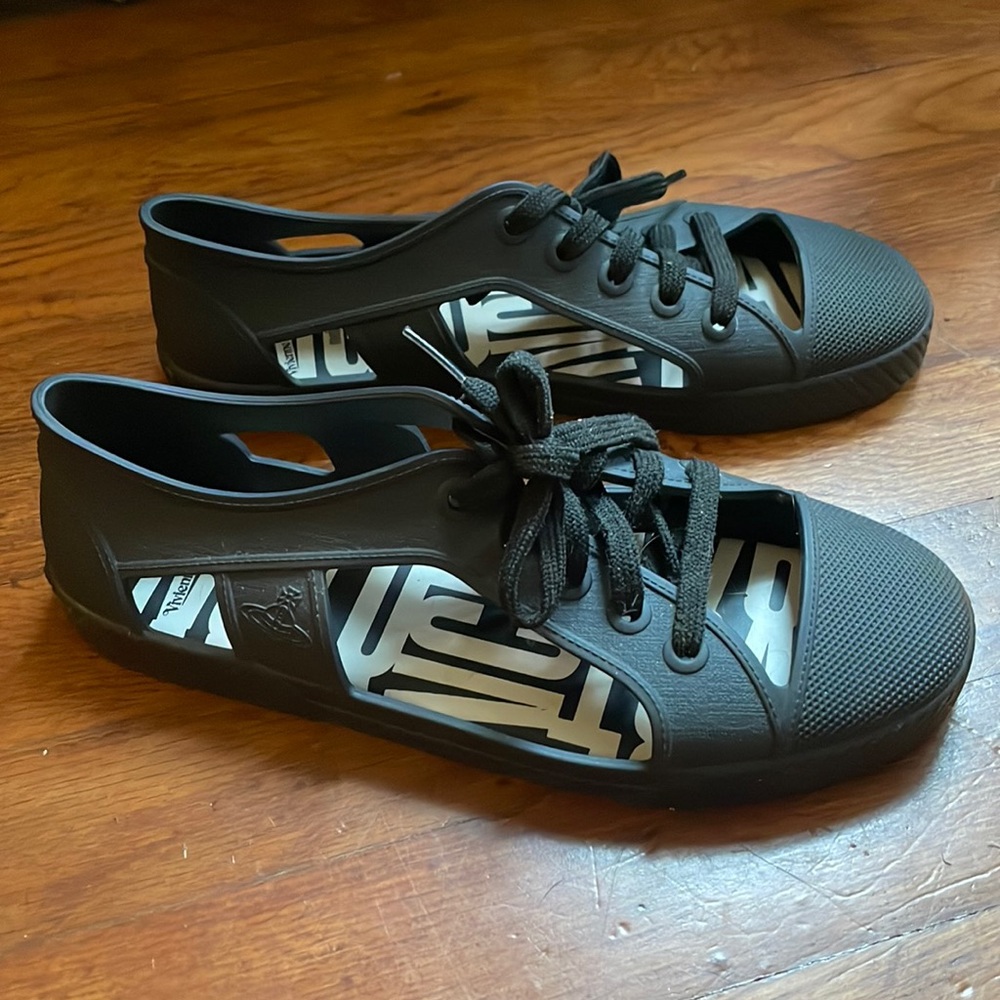 Vivienne Westwood/Melissa Collab. Loafers. Size 37 (US 7) with cut outs